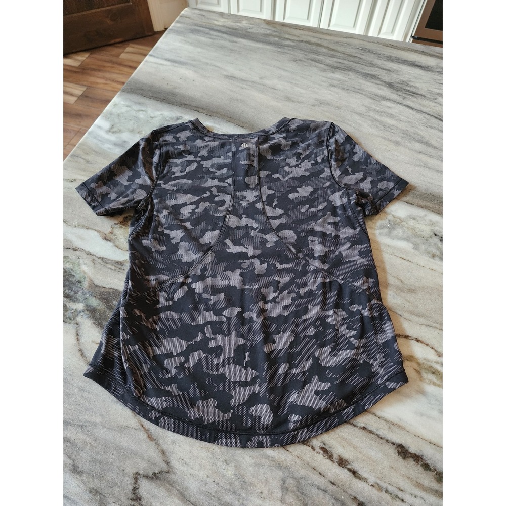 Lululemon Swiftly Long Distance Short Sleeve Camo Tee Size‎ 6